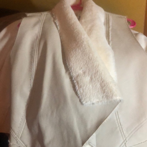 Leather vest - Picture 3 of 3